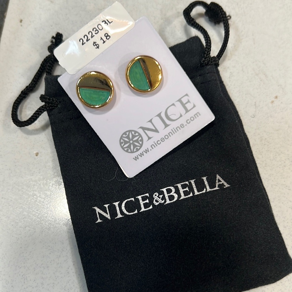 18k gold plated earrings Green stone
